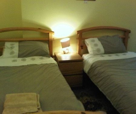 The Hendrewen Hotel Treorchy Buitenkant foto