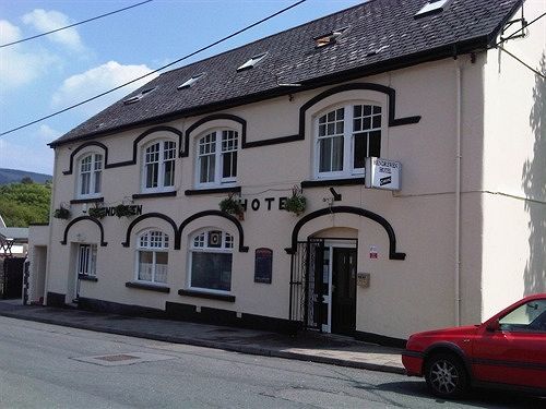 The Hendrewen Hotel Treorchy Buitenkant foto