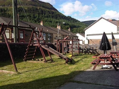 The Hendrewen Hotel Treorchy Buitenkant foto